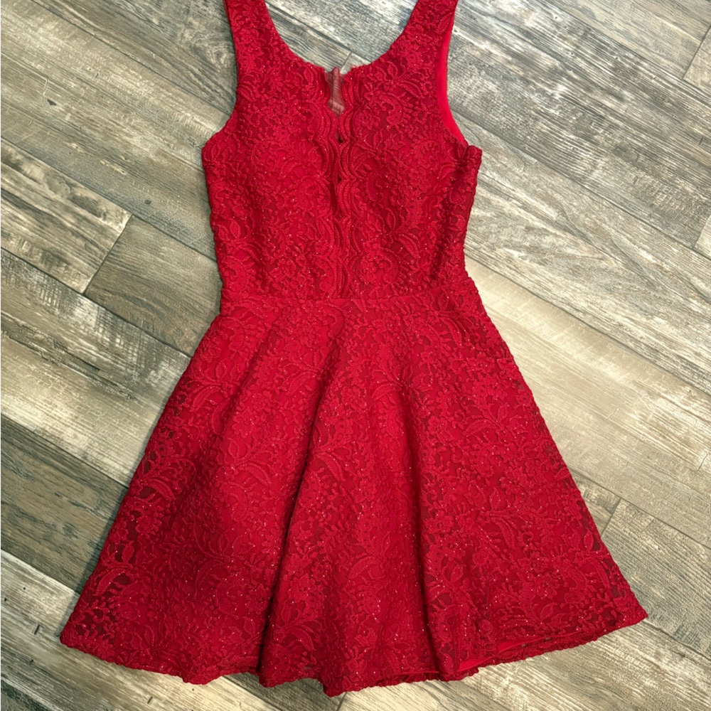Chic Red Lace Formal Dress